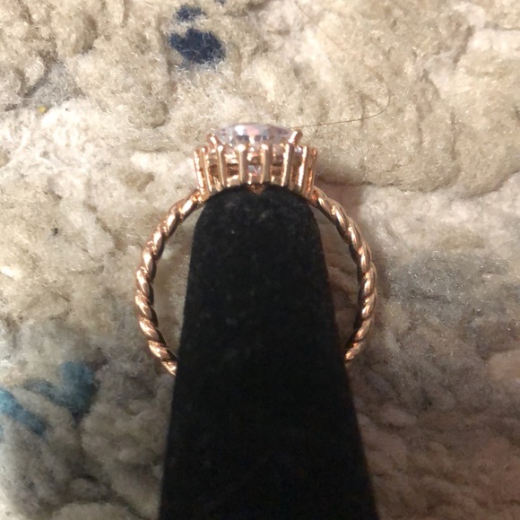 💎Tear Drop sapphire rose gold twisted ring NWOT - Picture 4 of 5